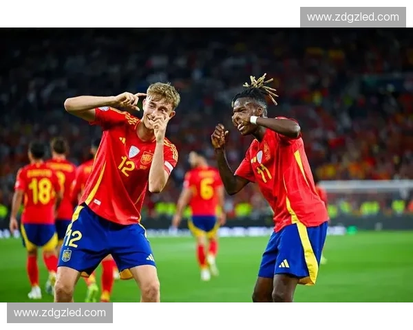 欧联杯激战正酣 各路豪强争夺欧洲赛场荣耀 决胜时刻即将到来